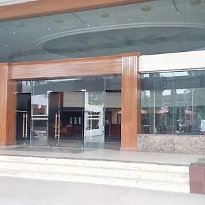 Seasons Of International Airport *** Янгон